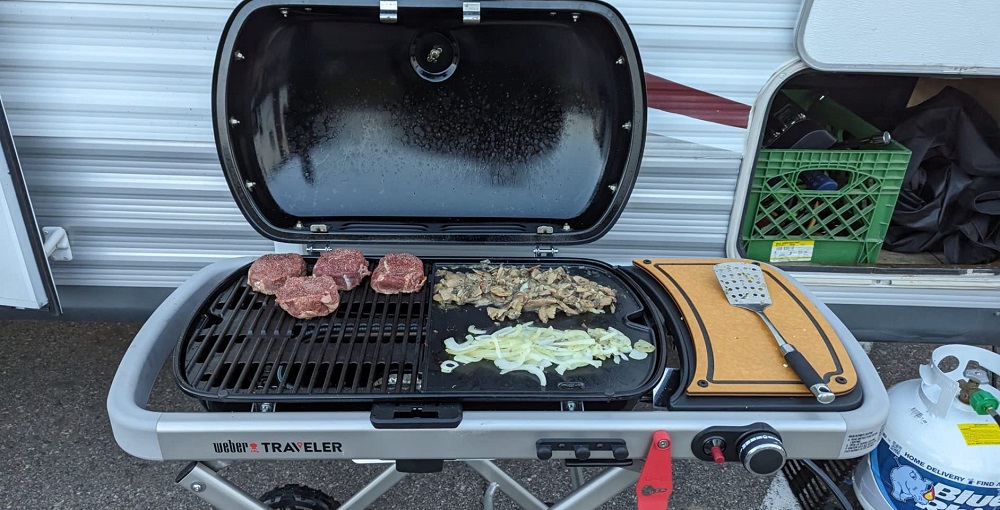 Weber Traveler portable gas grill reviews
